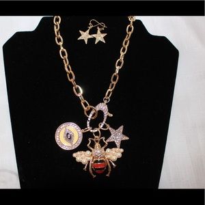 New !!!!!! Bumblebee necklace set